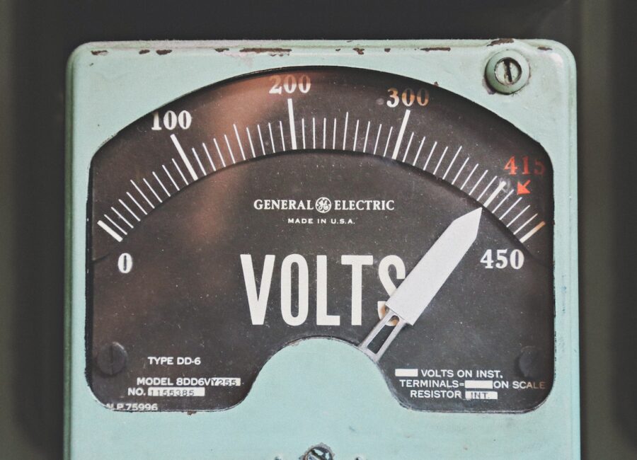 gray GE volt meter at 414
